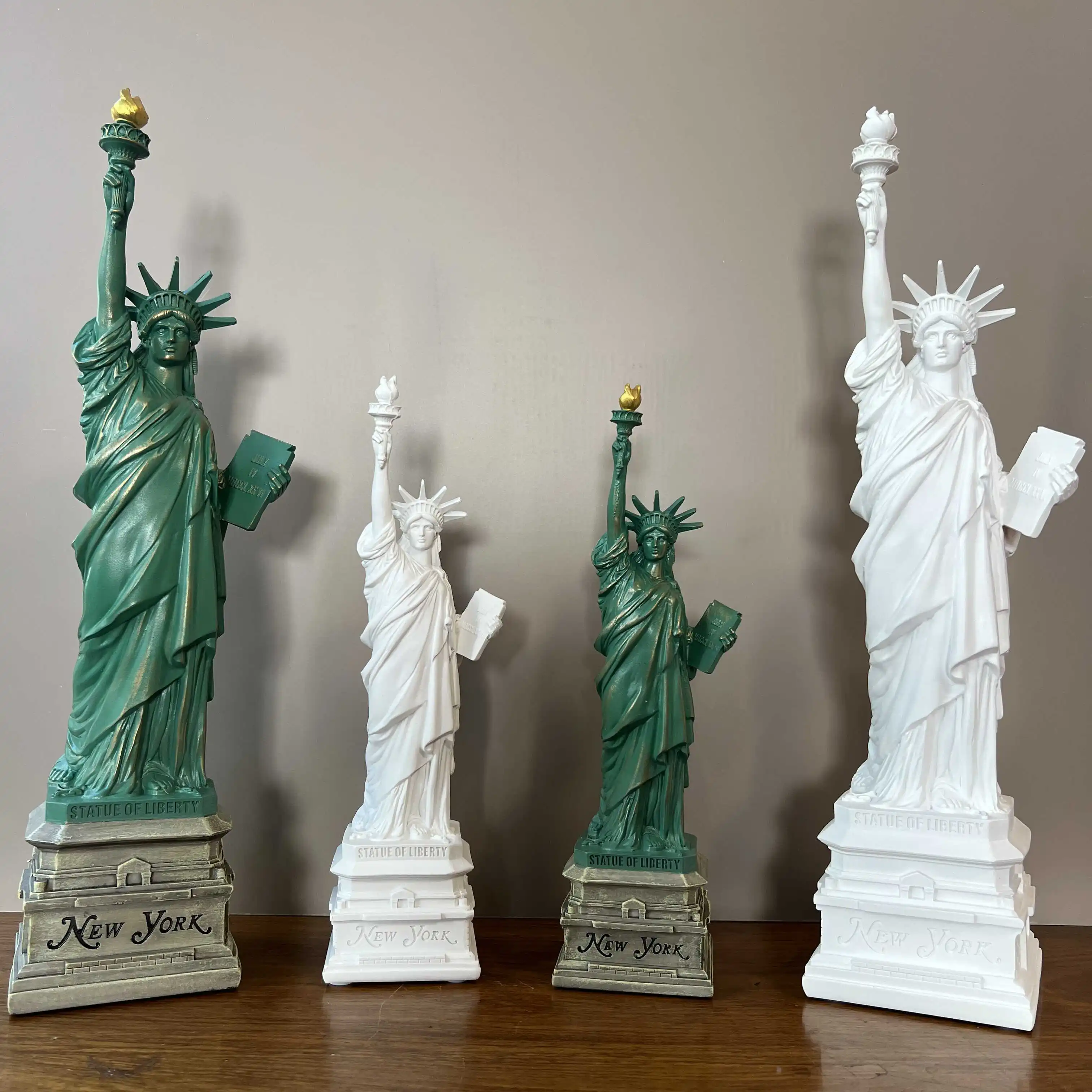 Travel Accessories New York - Statue of Liberty Model Desk Accessories