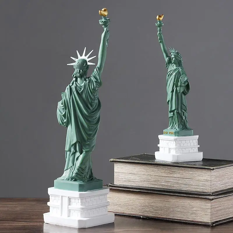 Statue of Liberty Model Desk A - Travel Accessories New York ulasan dan harga