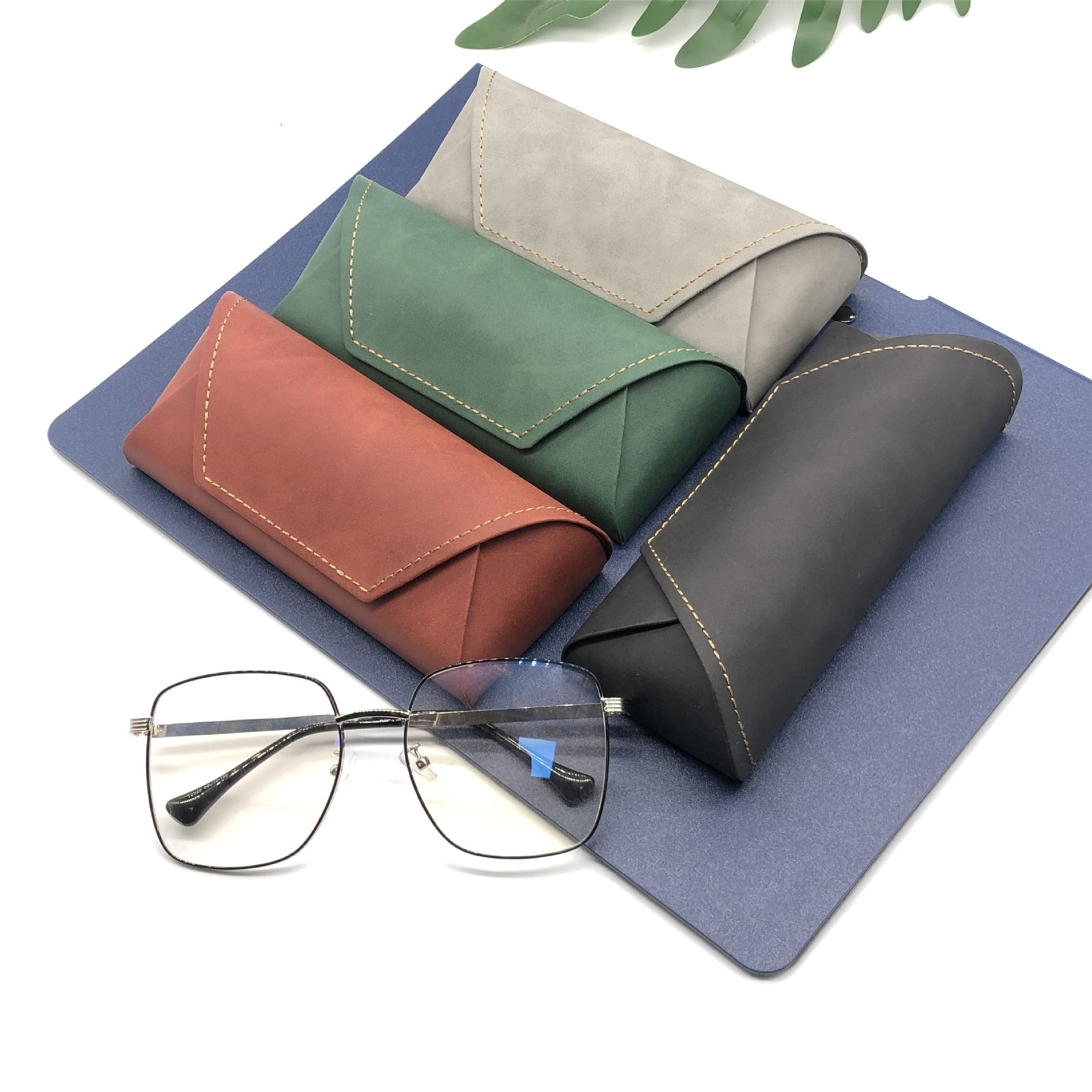 Spectacle Case Pu+Metal Eyewea - Travel Accessories Gift Ideas ulasan dan harga