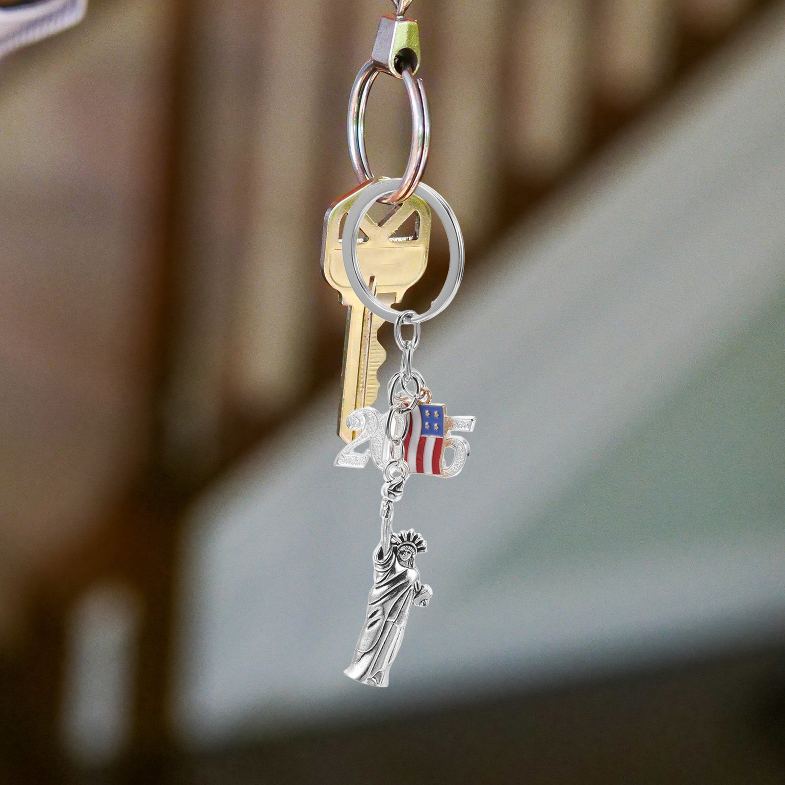 Statue of Liberty Keychain Met - Travel Accessories New York ulasan dan harga