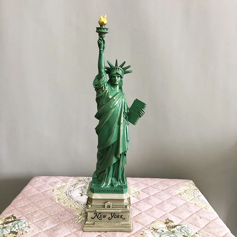 Statue of Liberty Model Desk A - Travel Accessories New York ulasan dan harga