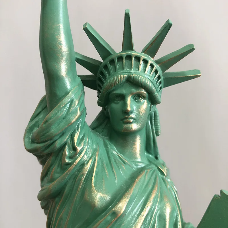 Statue of Liberty Model Desk A - Travel Accessories New York ulasan dan harga